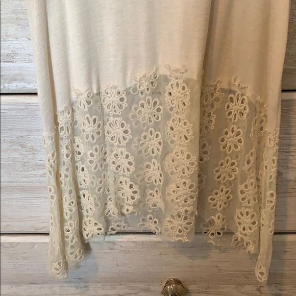 Cream Blouse Tank - Picture 2 of 4